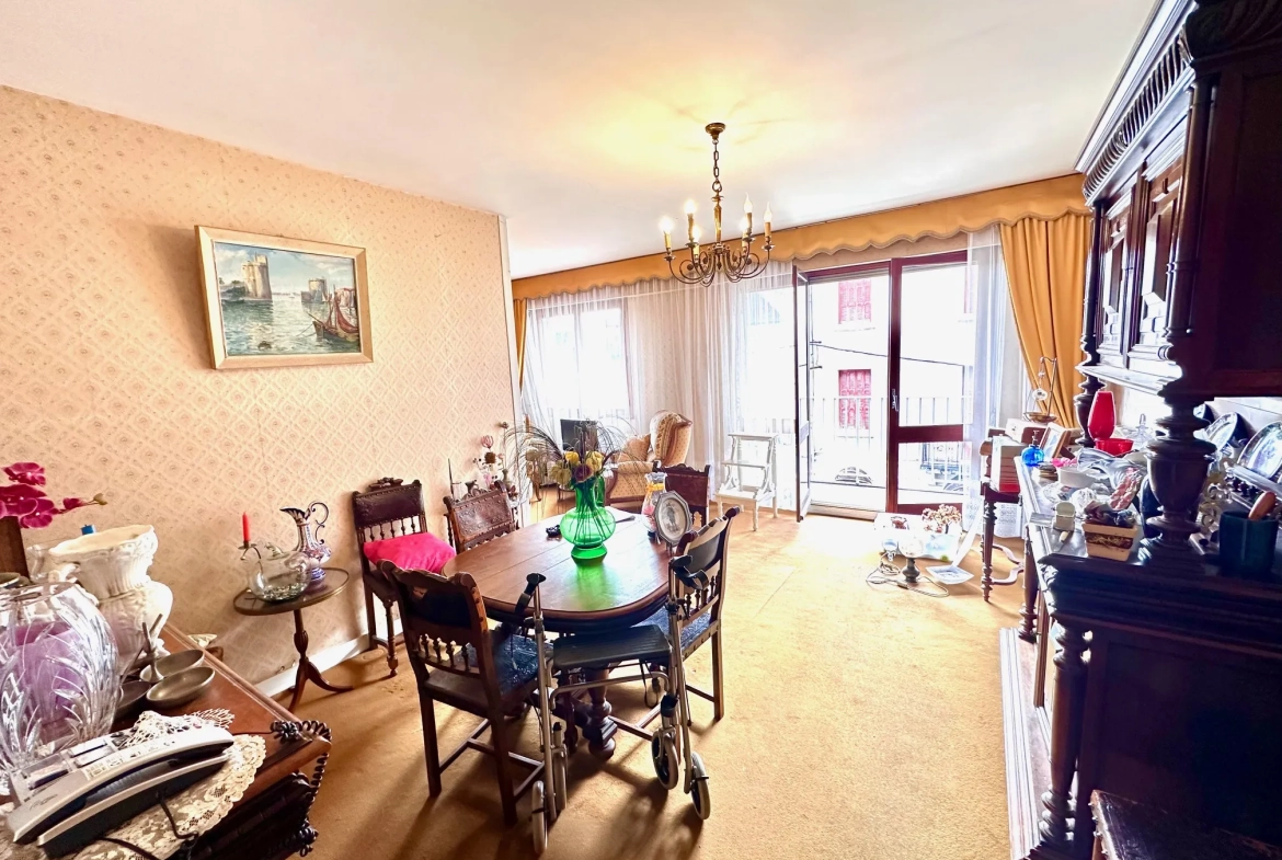 Appartement T3 avec garage et cave à Lourdes près des Halles 
