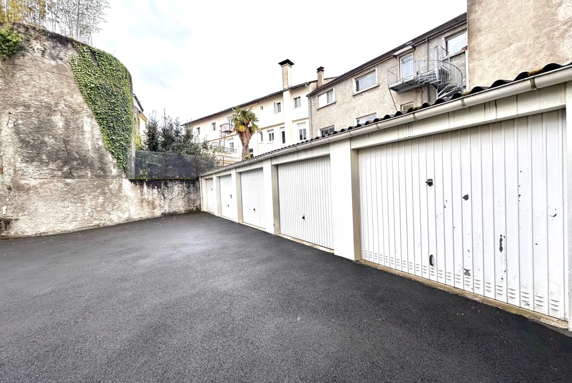 Appartement T3 avec garage et cave à Lourdes près des Halles 