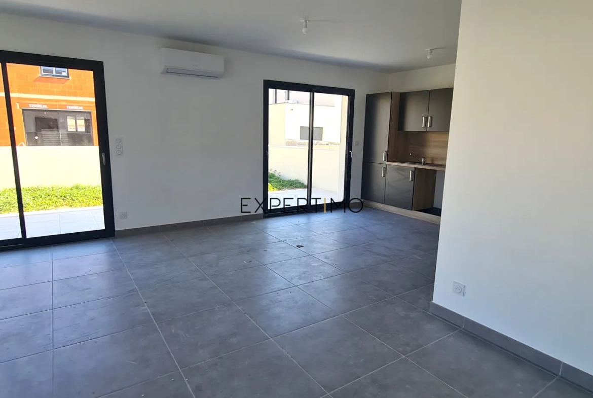 Villa neuve à étage à Beziers avec 4 chambres, terrasse et garage privé 