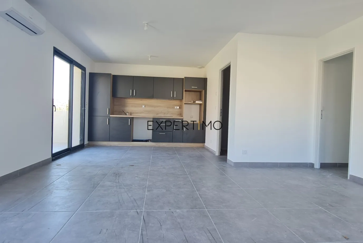 Villa neuve à étage à Beziers avec 4 chambres, terrasse et garage privé 
