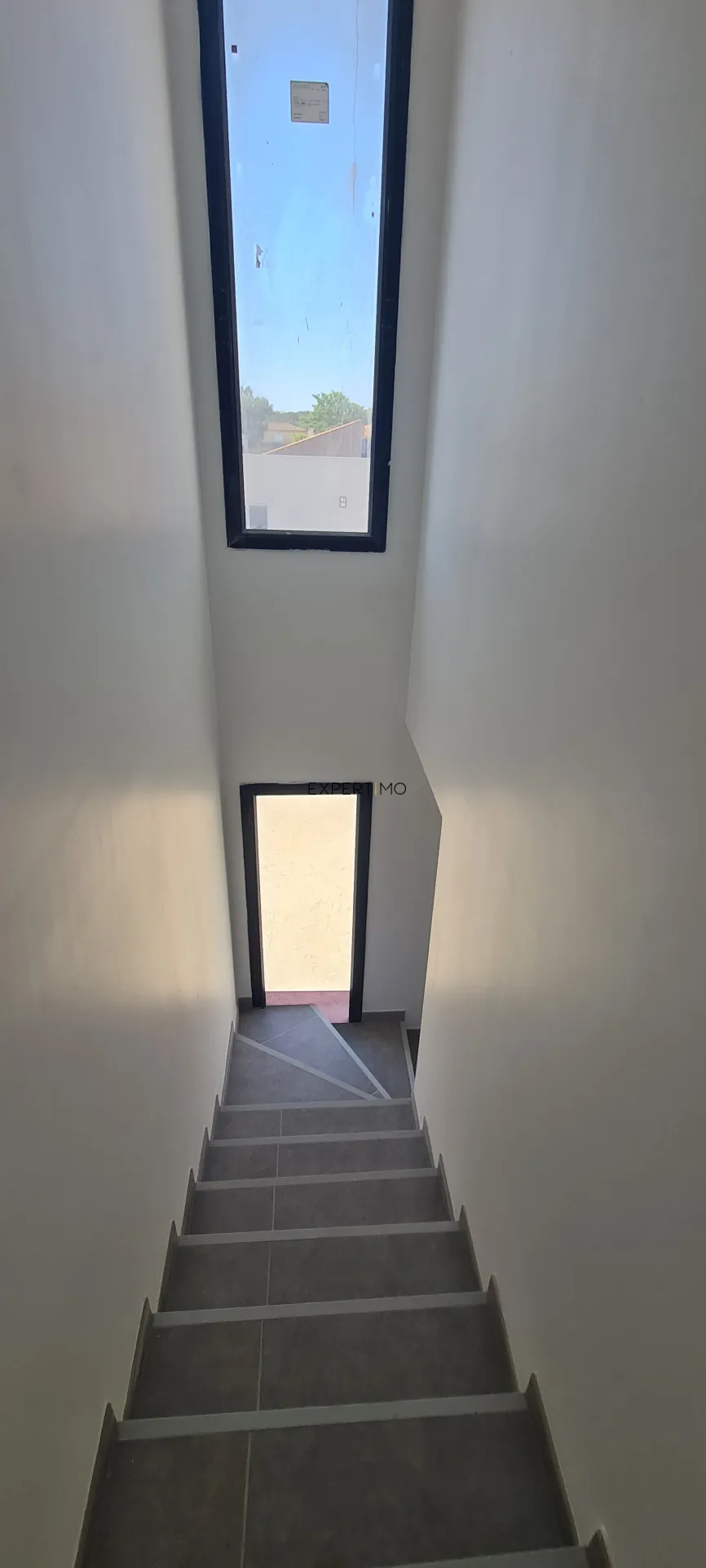 Villa neuve à étage à Beziers avec 4 chambres, terrasse et garage privé 