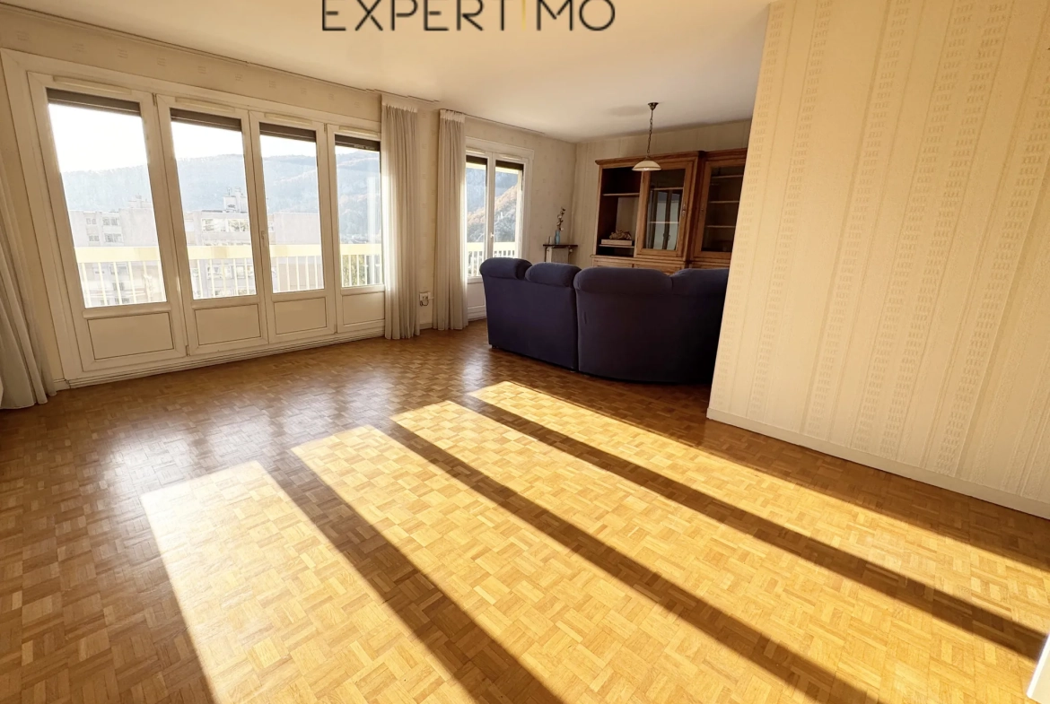 Appartement 4 pièces de 97m² à Sassenage avec balcon et cave 