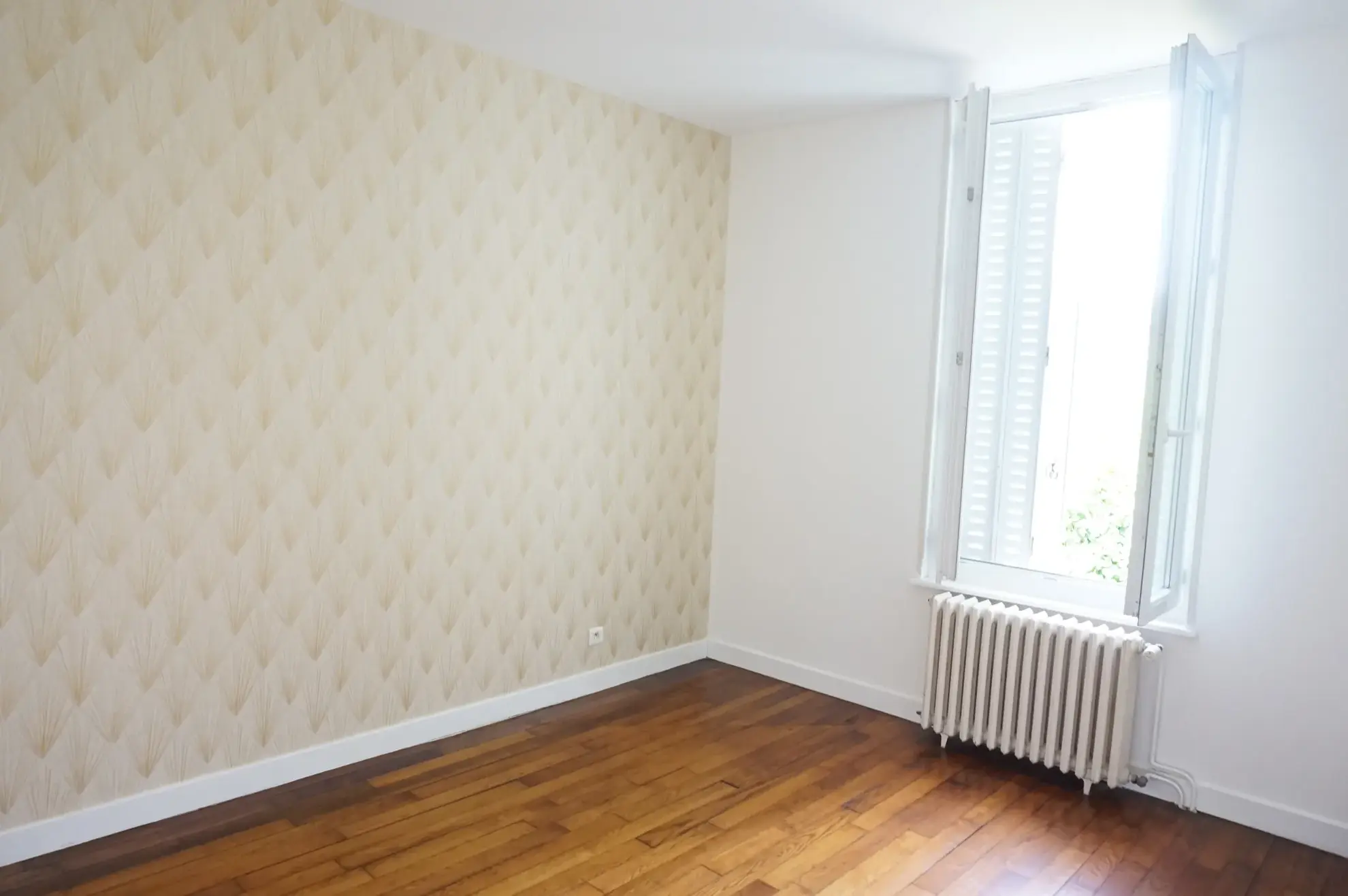 Maison de village avec grand jardin à Luzy - 85 m² 