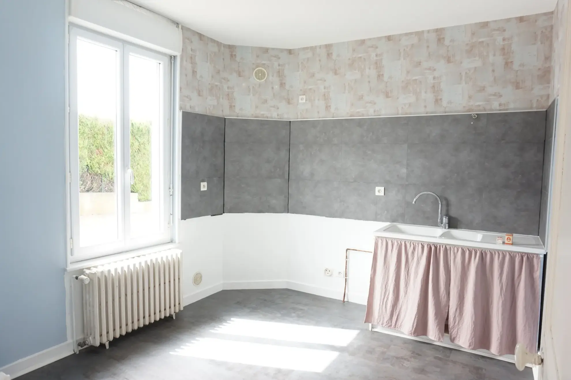 Maison de village avec grand jardin à Luzy - 85 m² 
