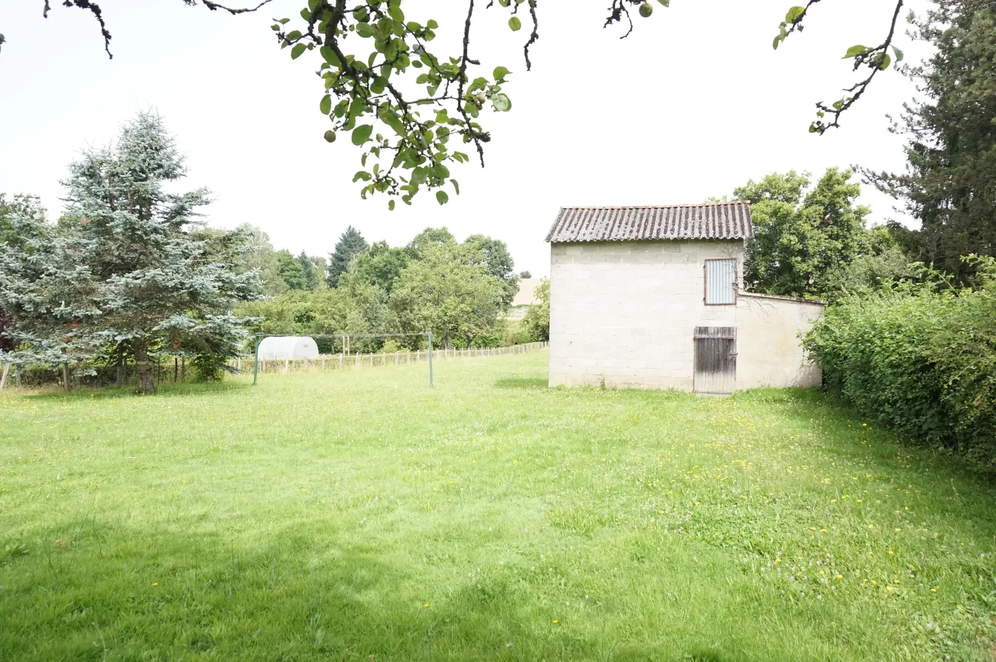Maison de village avec grand jardin à Luzy - 85 m² 