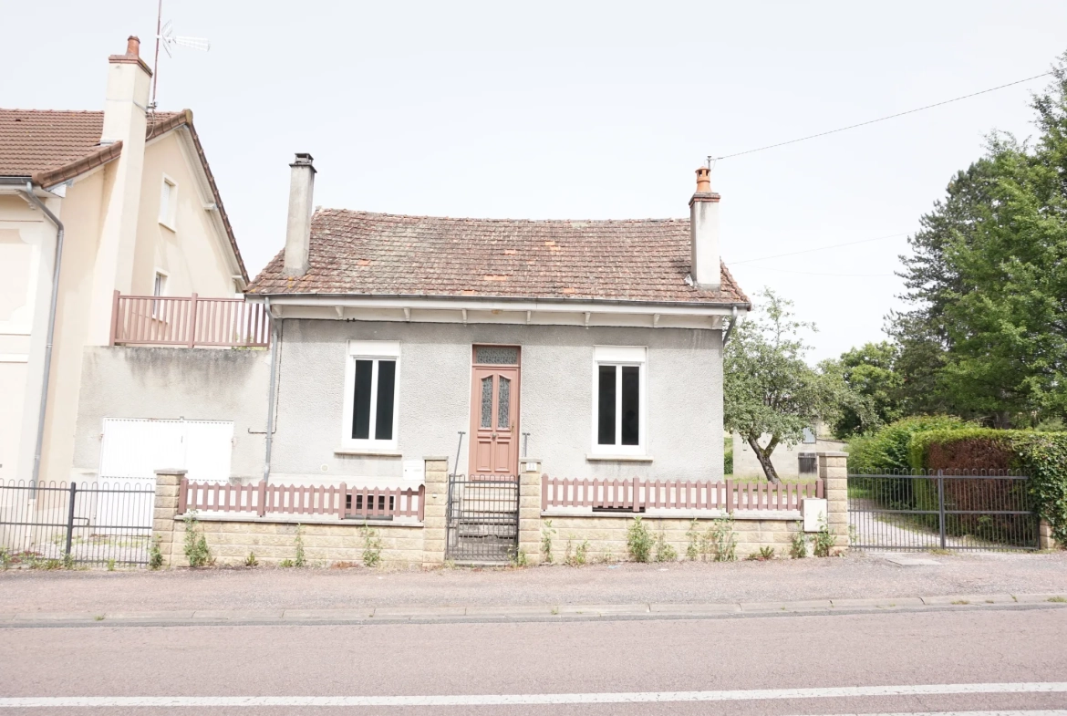 Maison de village avec grand jardin à Luzy - 85 m² 