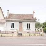 Maison de village avec grand jardin à Luzy - 85 m²