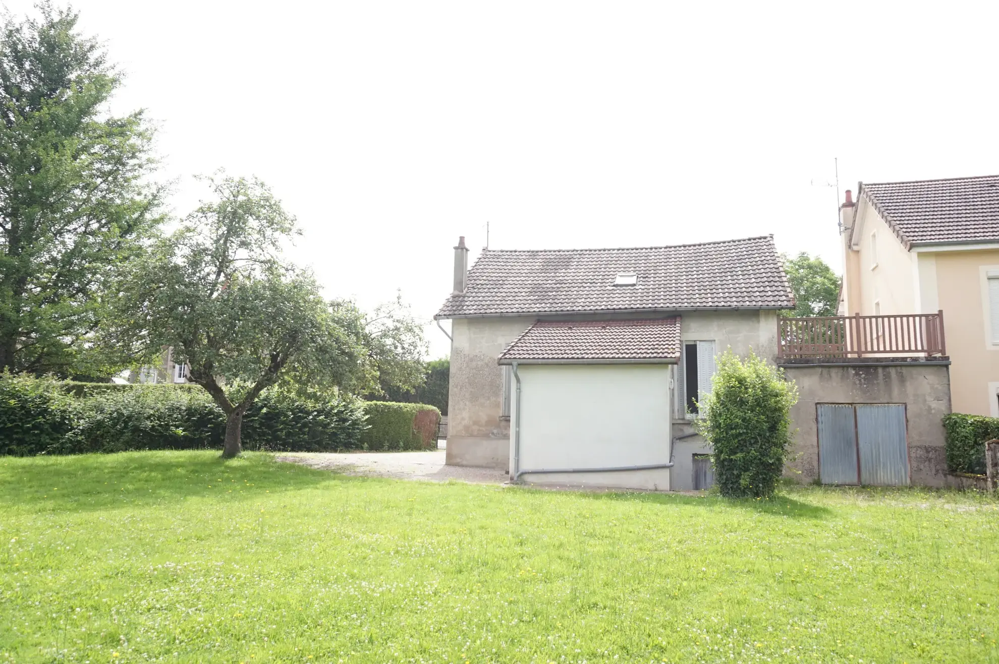 Maison de village avec grand jardin à Luzy - 85 m² 