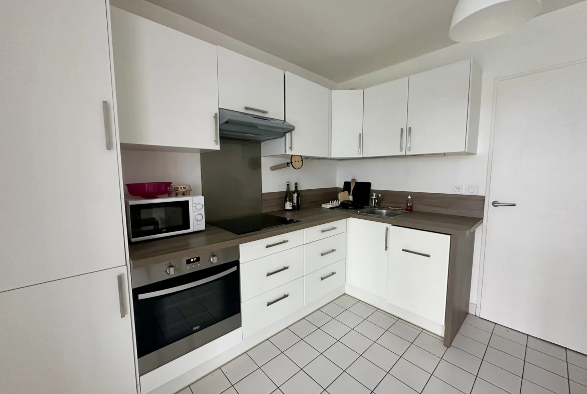 Appartement T3 à vendre à Lille proche d’Euralille avec balcon et loggia 