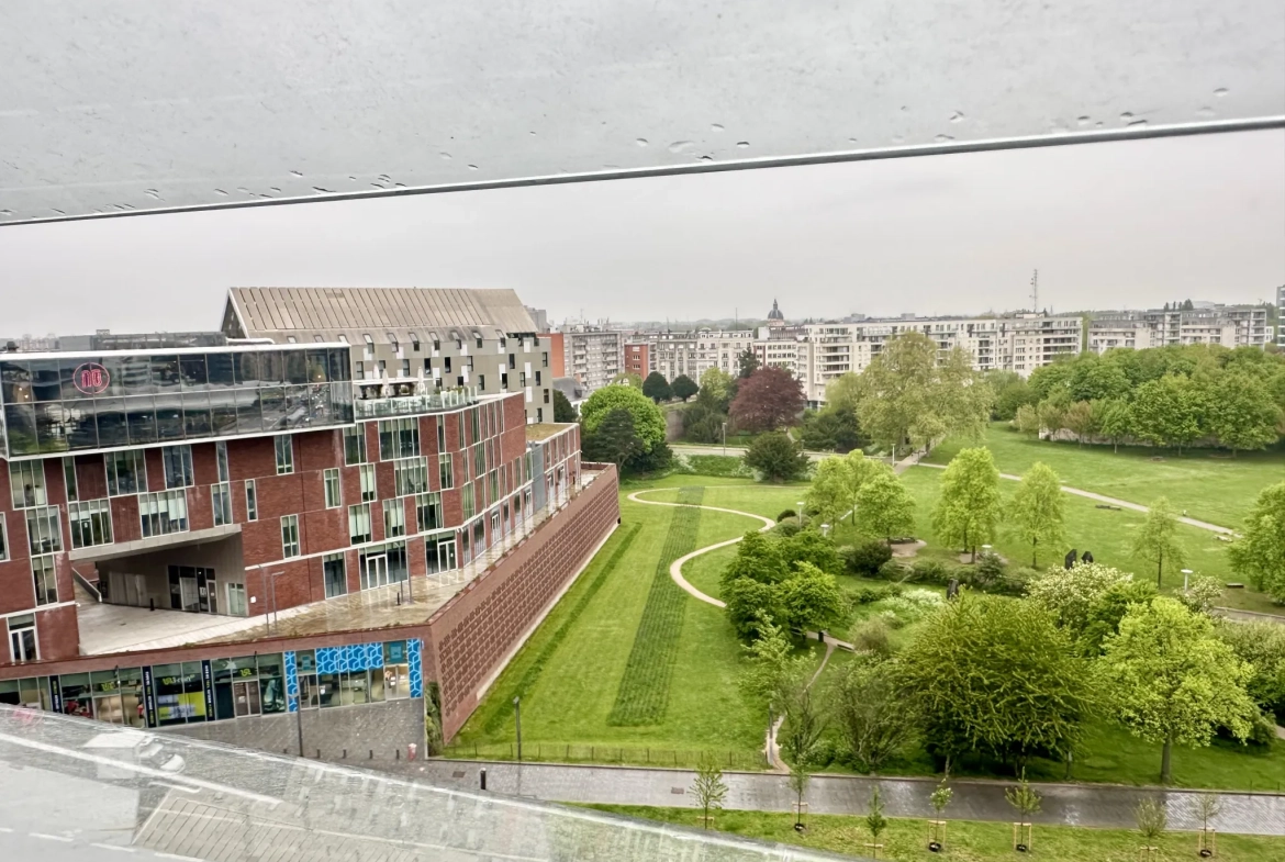 Appartement T3 à vendre à Lille proche d’Euralille avec balcon et loggia 