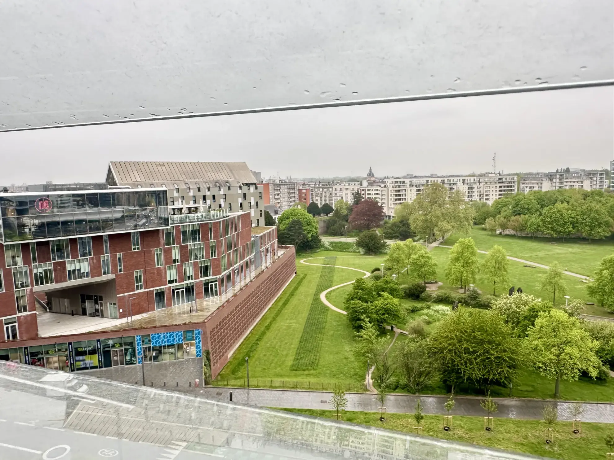 Appartement T3 à vendre à Lille proche d’Euralille avec balcon et loggia 