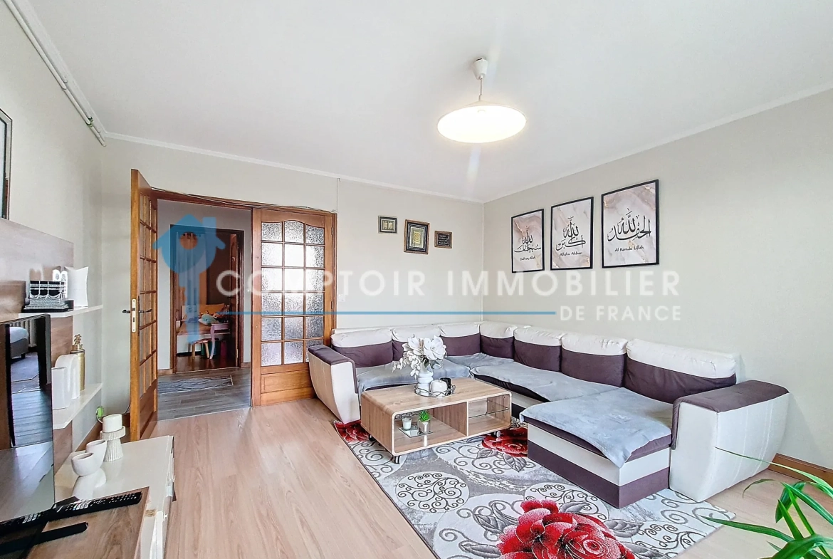 Terrain constructible plat à vendre à La Clisse - 842 m² 