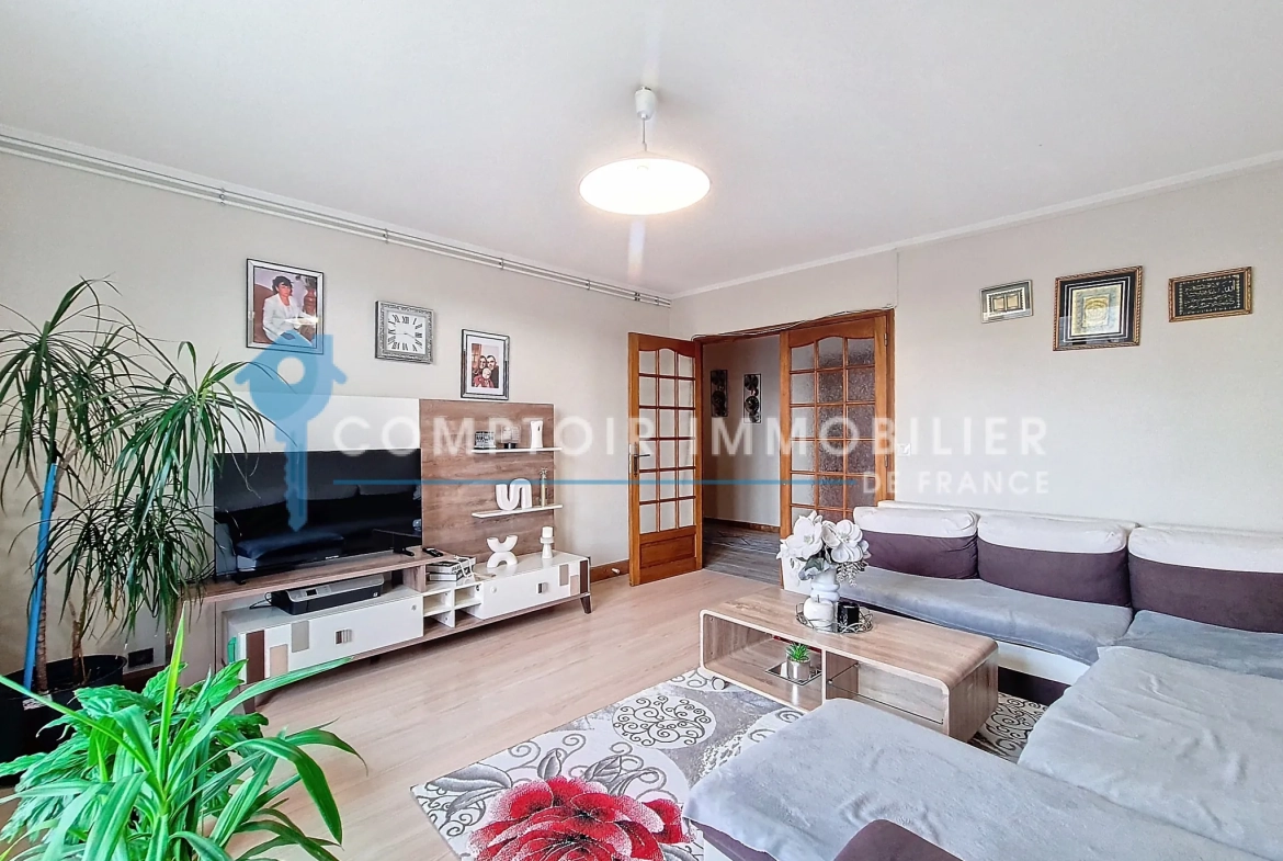Terrain constructible plat à vendre à La Clisse - 842 m² 