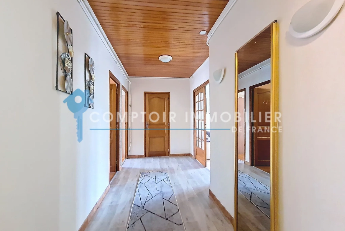 Terrain constructible plat à vendre à La Clisse - 842 m² 