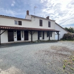 Belle maison en pierres à rénover à Sainte-Hermine (85210) - Terrain de 1610 m²