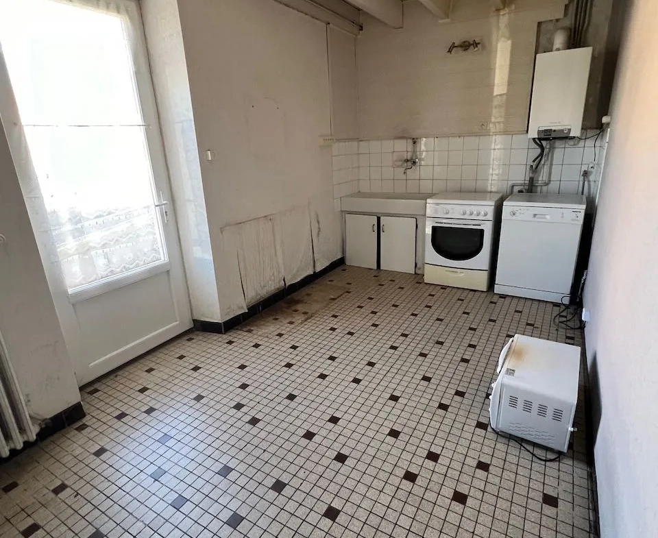 Belle maison en pierres à rénover à Sainte-Hermine (85210) - Terrain de 1610 m² 