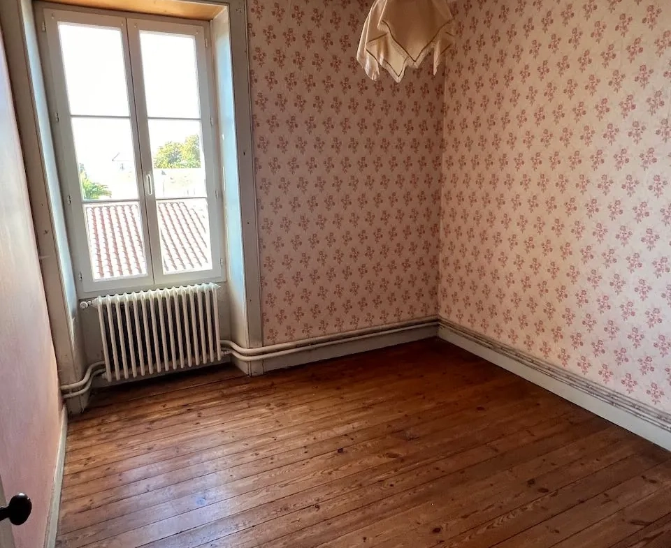 Belle maison en pierres à rénover à Sainte-Hermine (85210) - Terrain de 1610 m² 