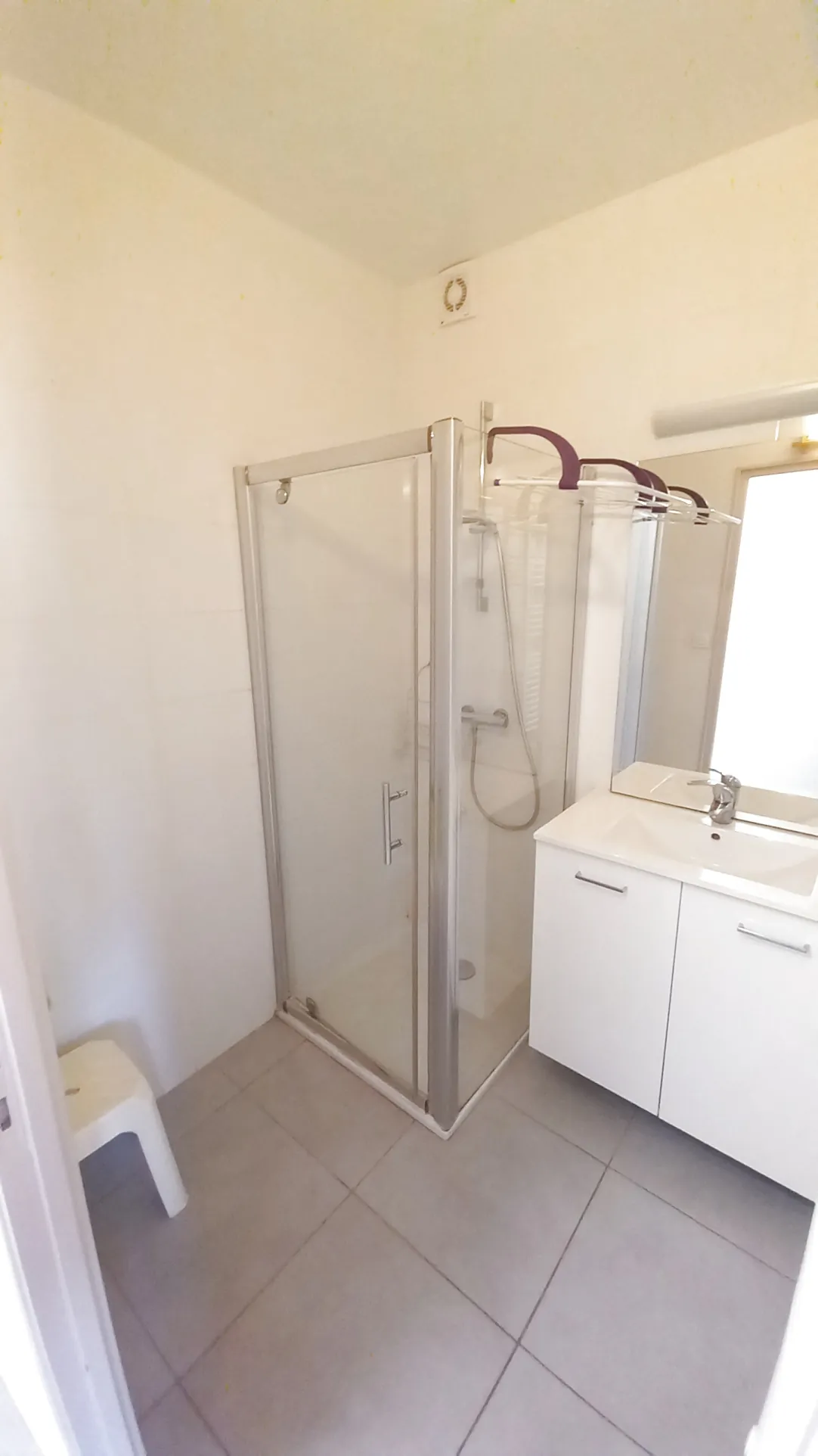 Bel appartement rénové de 64 m² avec cave et balcon à Lamalou-les-Bains 