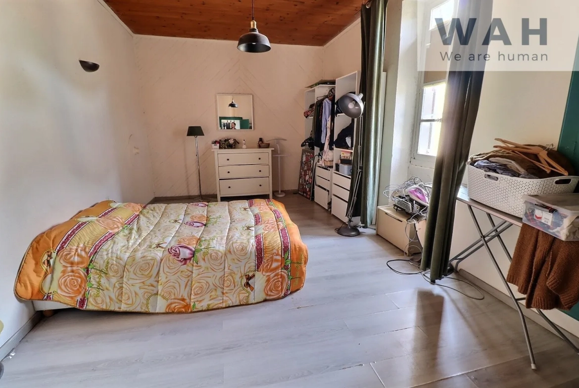 Maison à vendre à Lodeve de 90 m² avec garage et potentiel de rénovation 