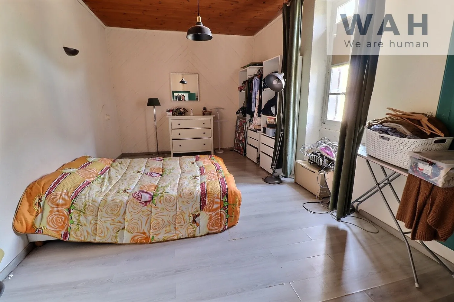 Maison à vendre à Lodeve de 90 m² avec garage et potentiel de rénovation 