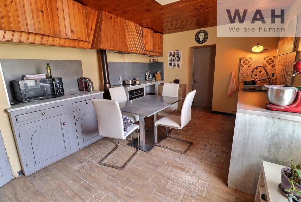 Maison à vendre à Lodeve de 90 m² avec garage et potentiel de rénovation 