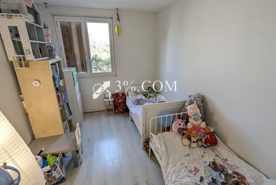 Appartement 4 pièces lumineux avec balcon, cave et parking à Poissy – Quartier Sablons 