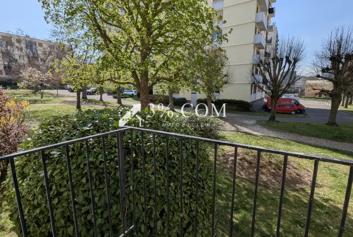 Appartement 4 pièces lumineux avec balcon, cave et parking à Poissy – Quartier Sablons 