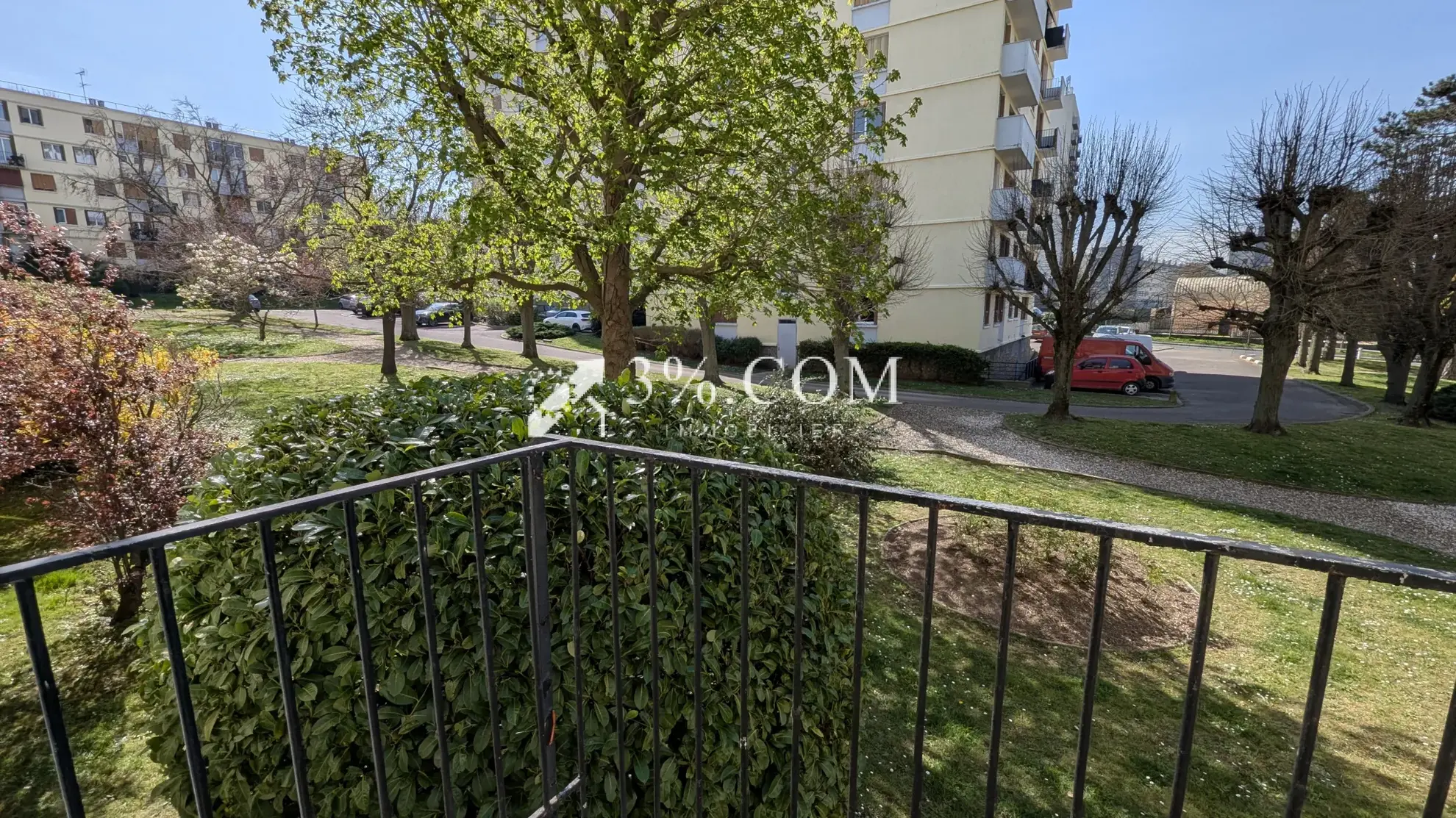 Appartement 4 pièces lumineux avec balcon, cave et parking à Poissy – Quartier Sablons 