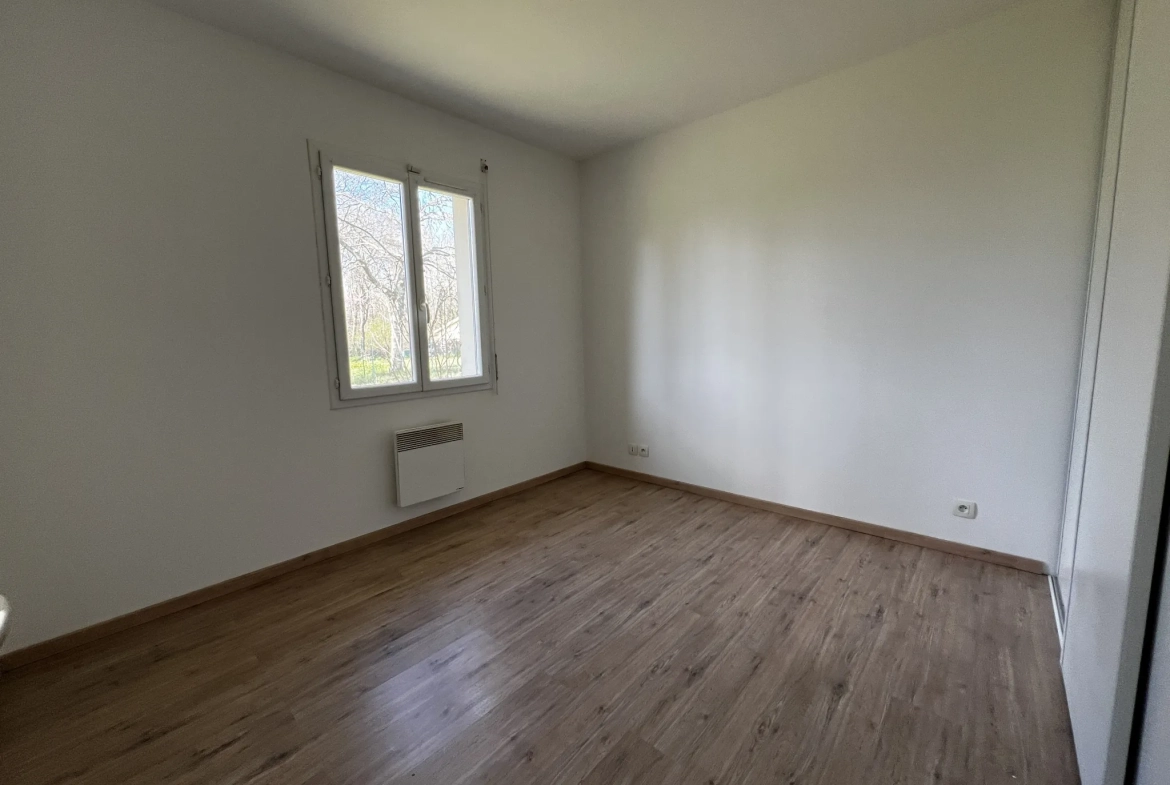Maison moderne 4 chambres avec terrasse et terrain clos à Noaillan 