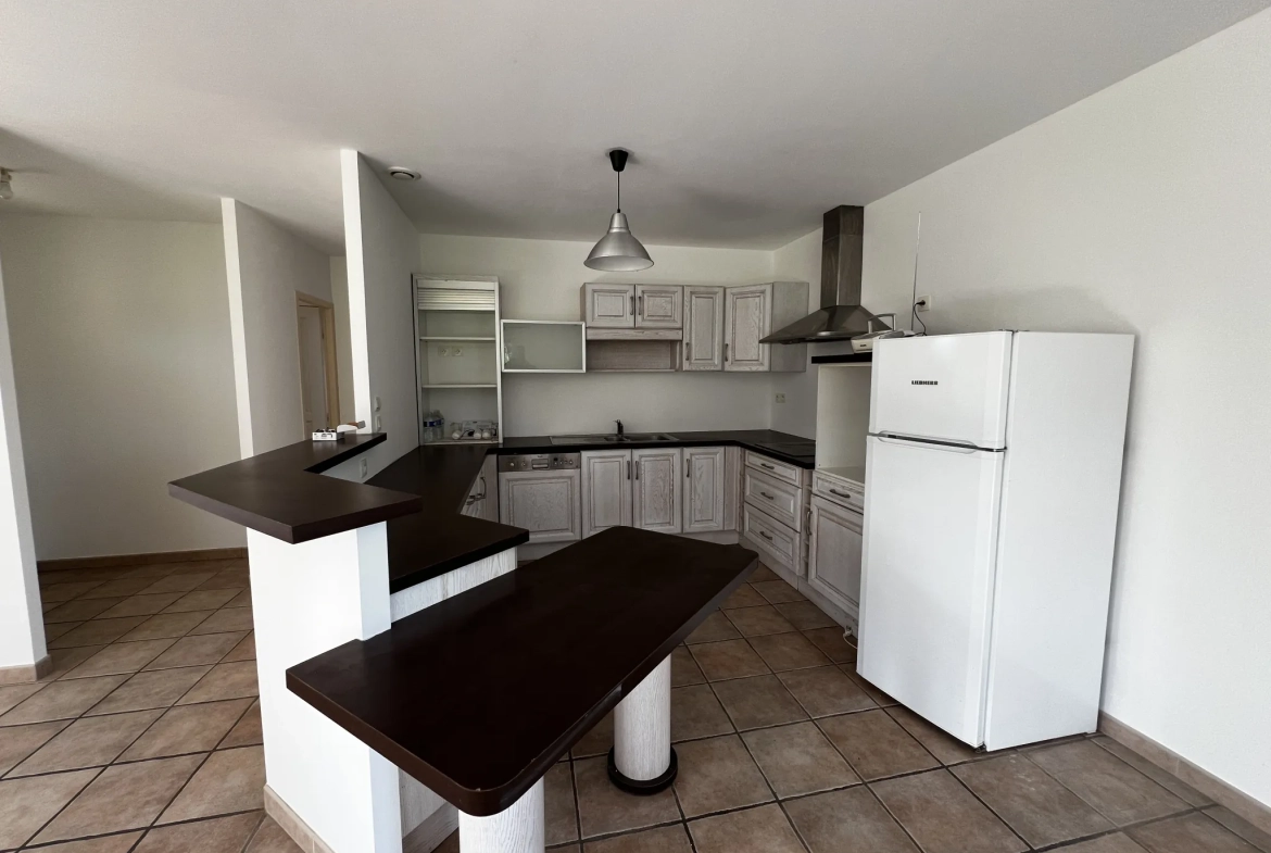 Maison moderne 4 chambres avec terrasse et terrain clos à Noaillan 