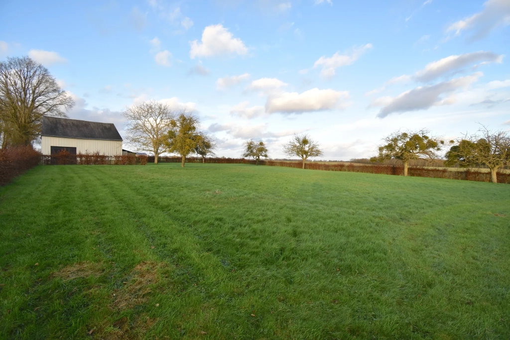 Terrain de loisir de 2120 m² à Chatillon-en-Dunois en campagne