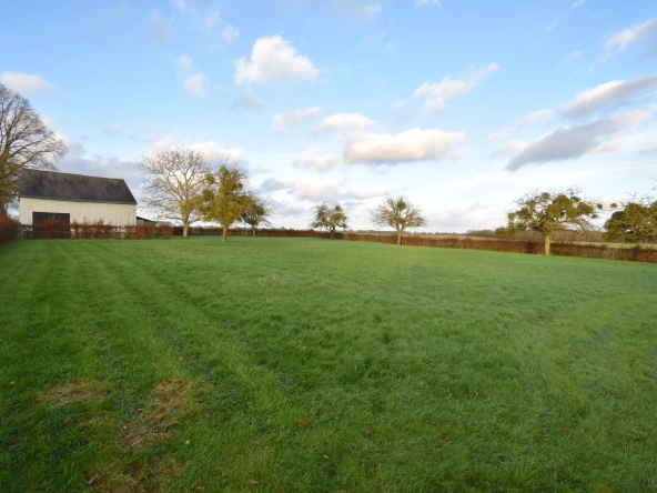 Terrain de loisir de 2120 m² à Chatillon-en-Dunois en campagne