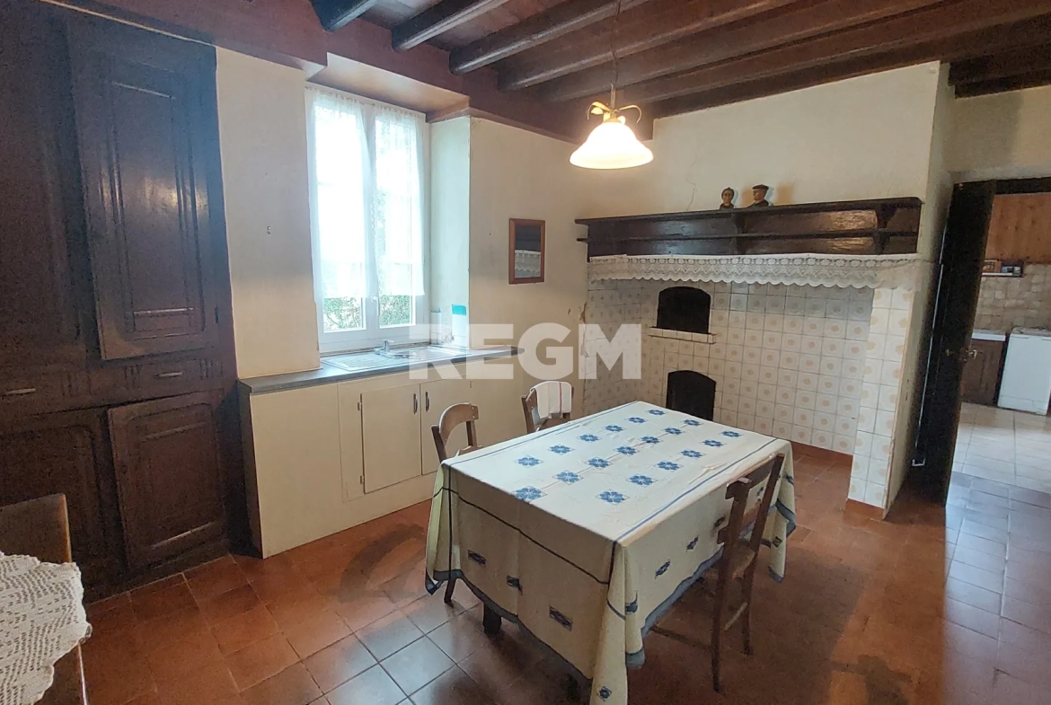 Corps de ferme à vendre à Lestelle Betharram, belle propriété avec dépendances et vue montagne 