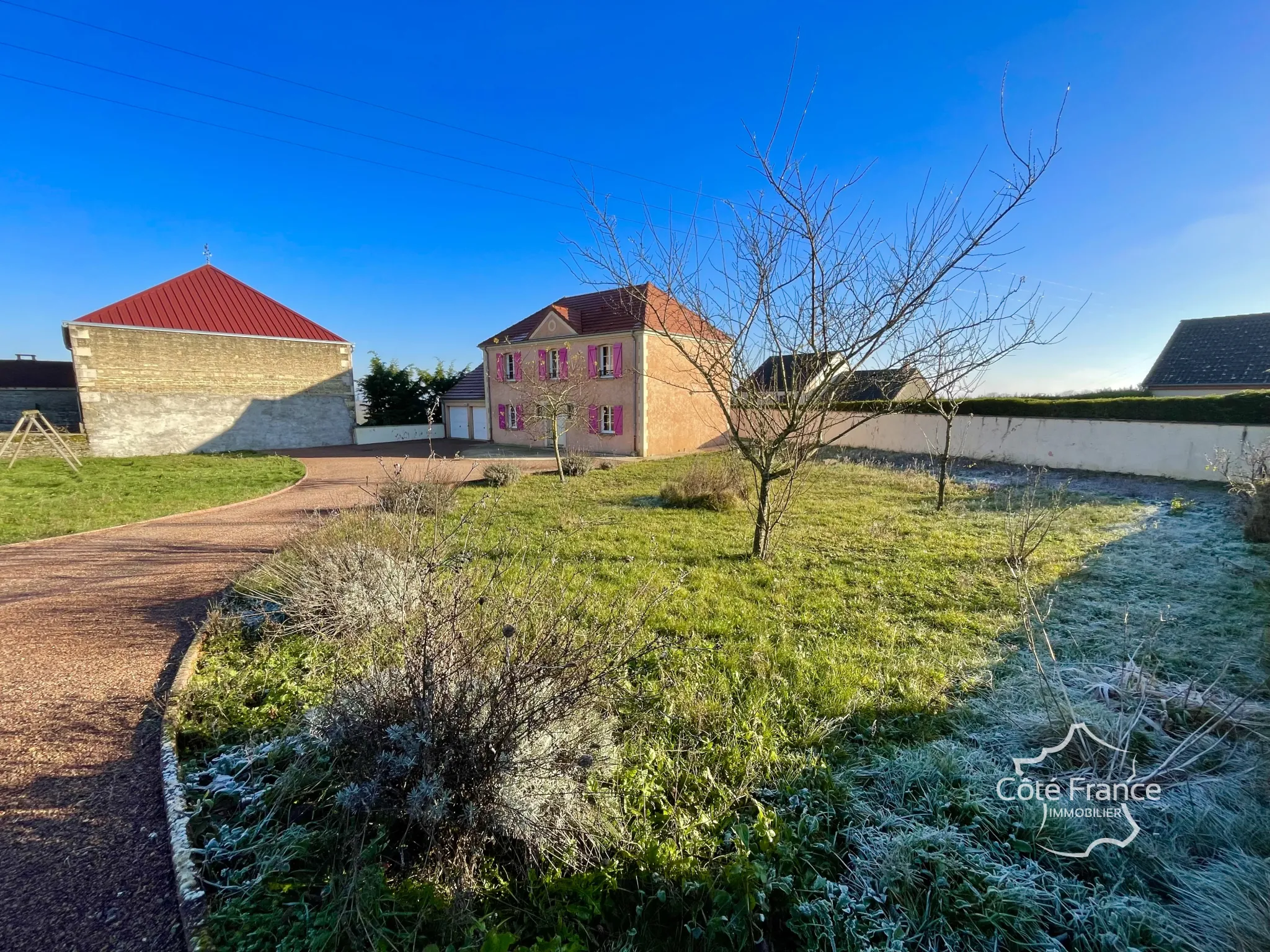 Charmante maison 4 chambres avec jardin sur terrain de 1510m² près d'Avallon 
