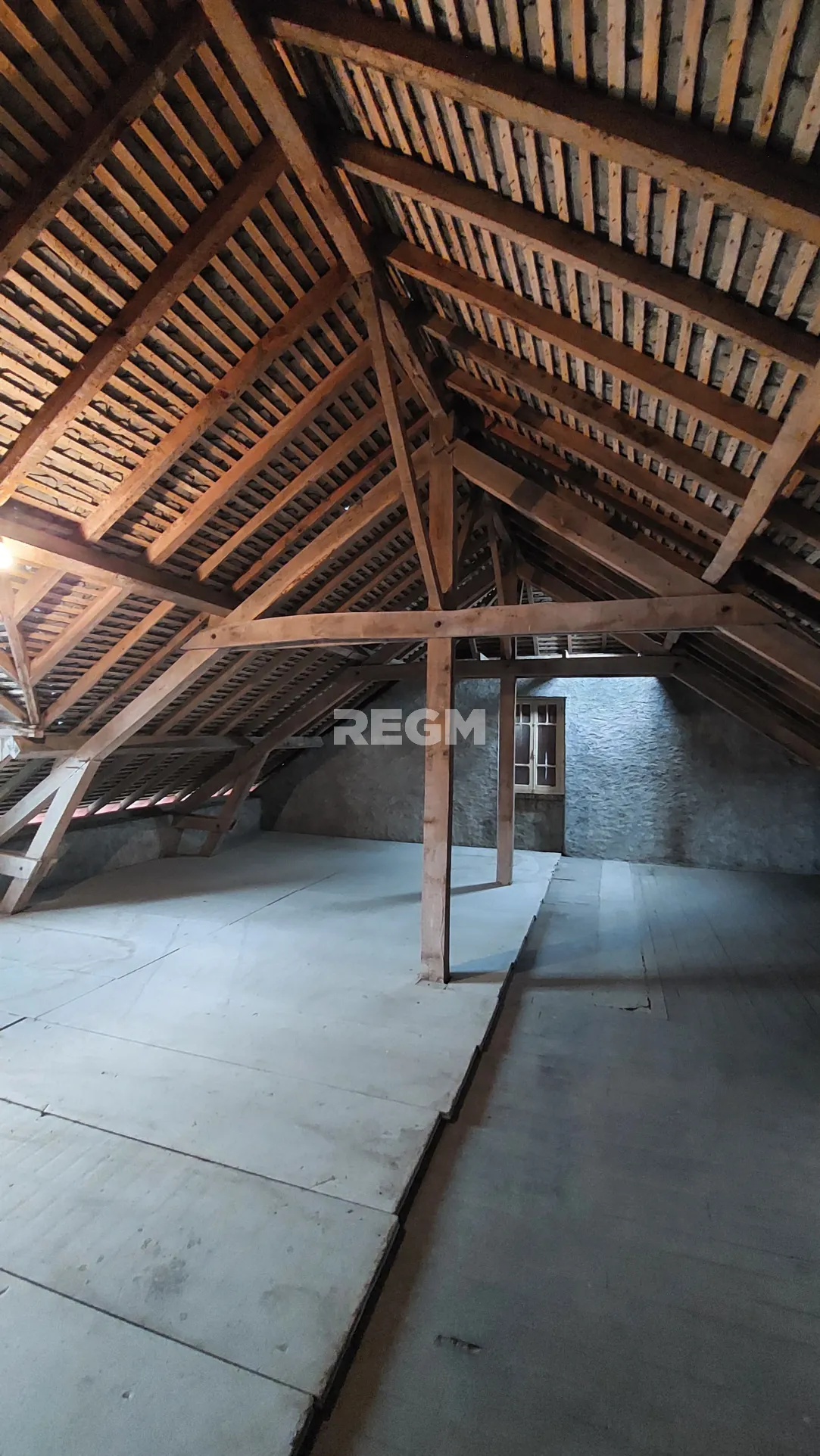 Corps de ferme à vendre à Lestelle Betharram, belle propriété avec dépendances et vue montagne 
