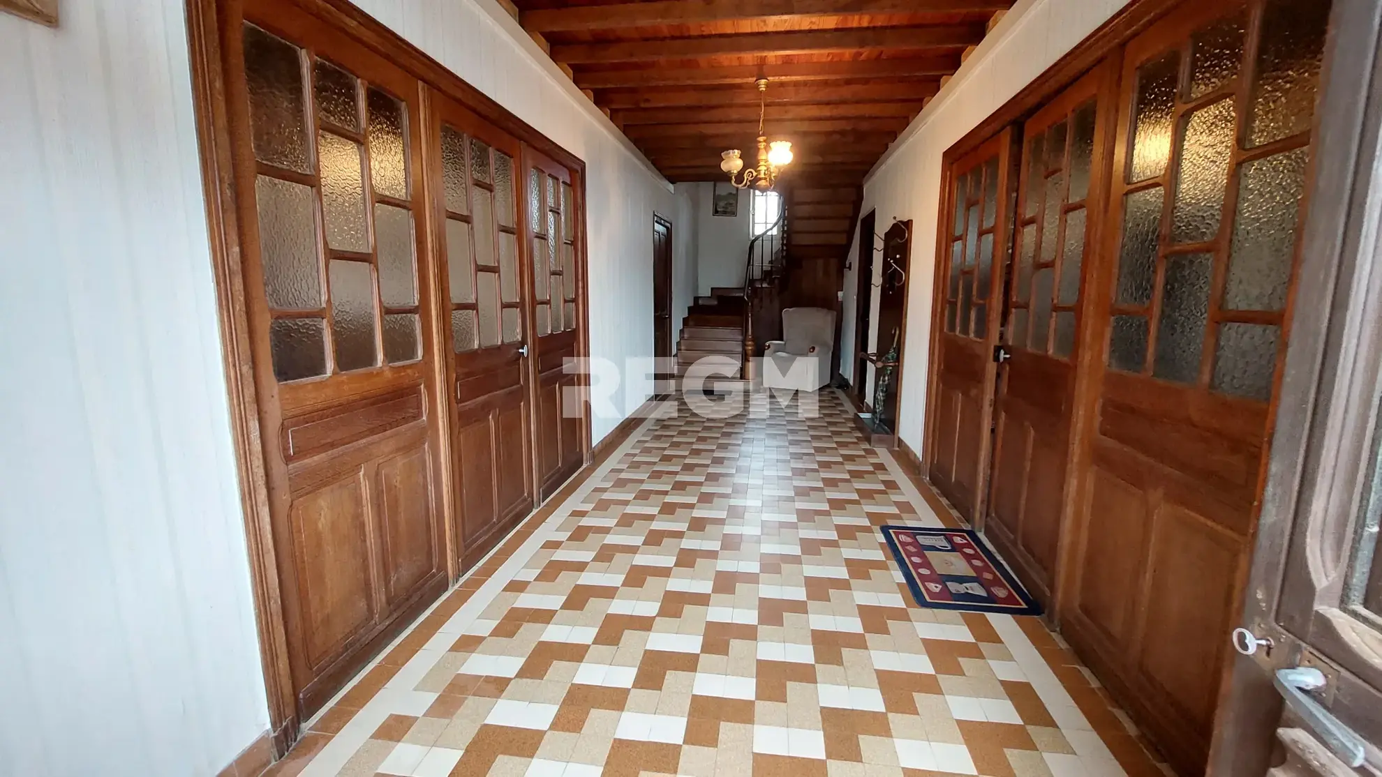 Corps de ferme à vendre à Lestelle Betharram, belle propriété avec dépendances et vue montagne 