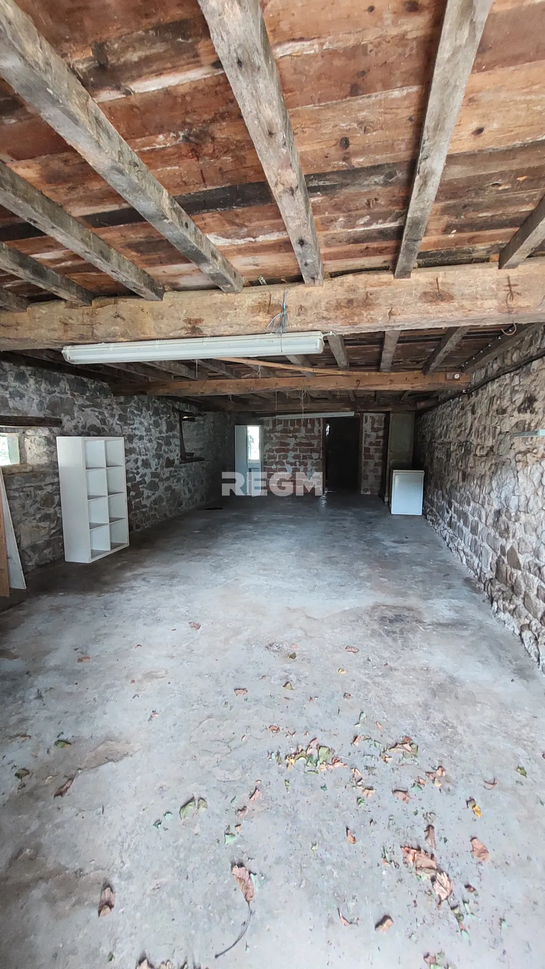 Corps de ferme à vendre à Lestelle Betharram, belle propriété avec dépendances et vue montagne 