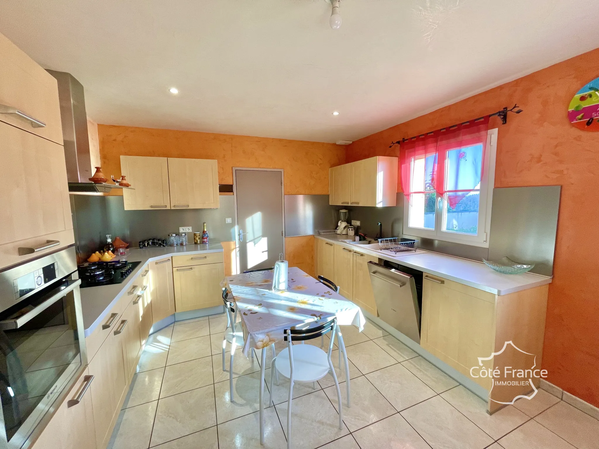 Charmante maison 4 chambres avec jardin sur terrain de 1510m² près d'Avallon 