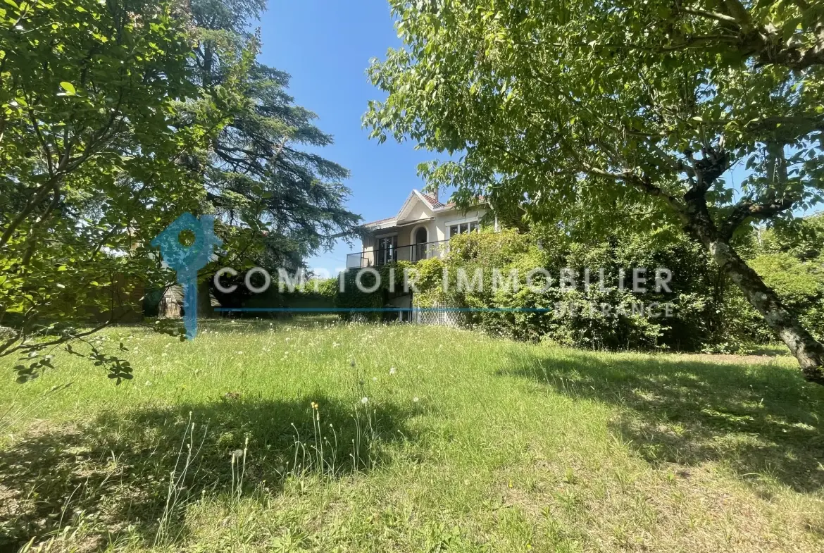 Maison 4 chambres avec jardin arboré à Romans-sur-Isère, quartier Bellevue 