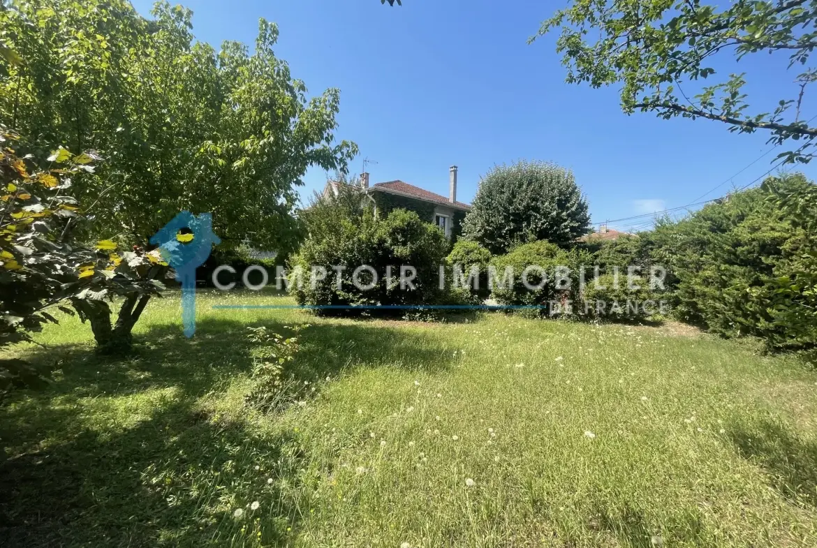 Maison 4 chambres avec jardin arboré à Romans-sur-Isère, quartier Bellevue 