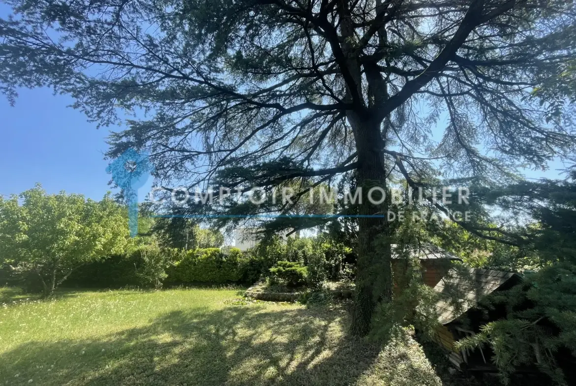 Maison 4 chambres avec jardin arboré à Romans-sur-Isère, quartier Bellevue 