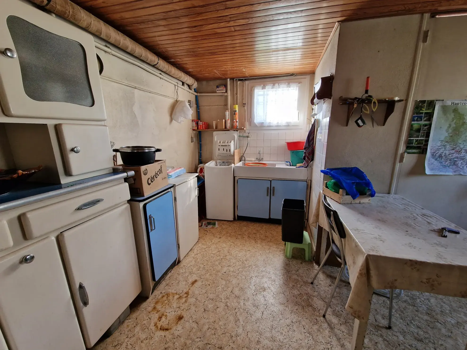 Maison à vendre à Saint-Nicolas-du-Pelem avec jardin, véranda et garage 