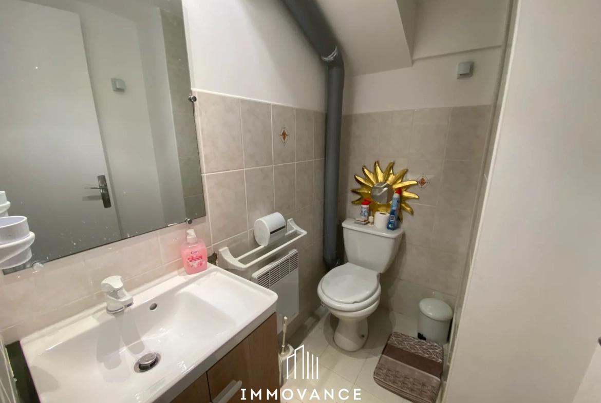 Maison de village en pierre avec balcon à Nant, 50 m² 