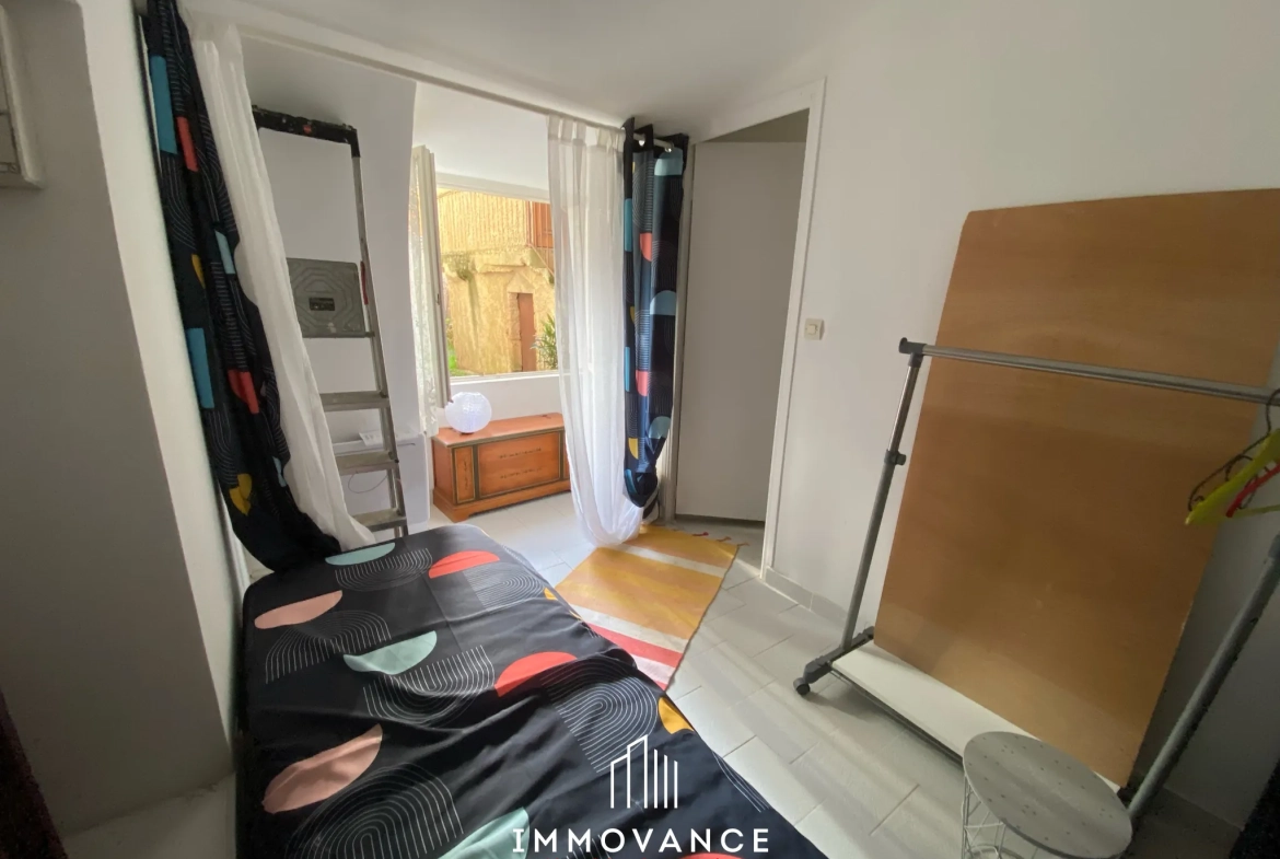 Maison de village en pierre avec balcon à Nant, 50 m² 