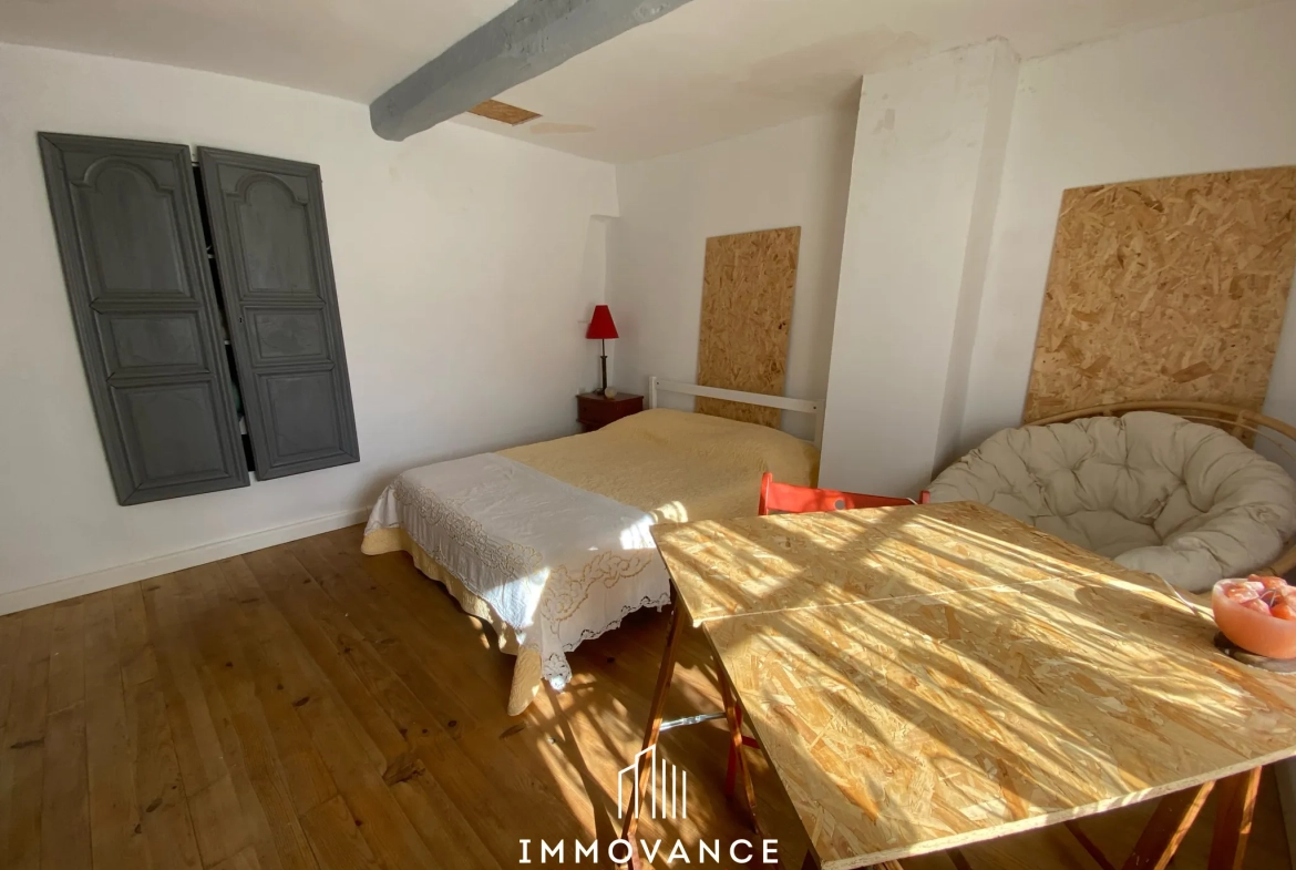 Maison de village en pierre avec balcon à Nant, 50 m² 