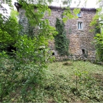 Ancien corps de ferme à rénover en Ardèche verte avec terrain de 6419 m²