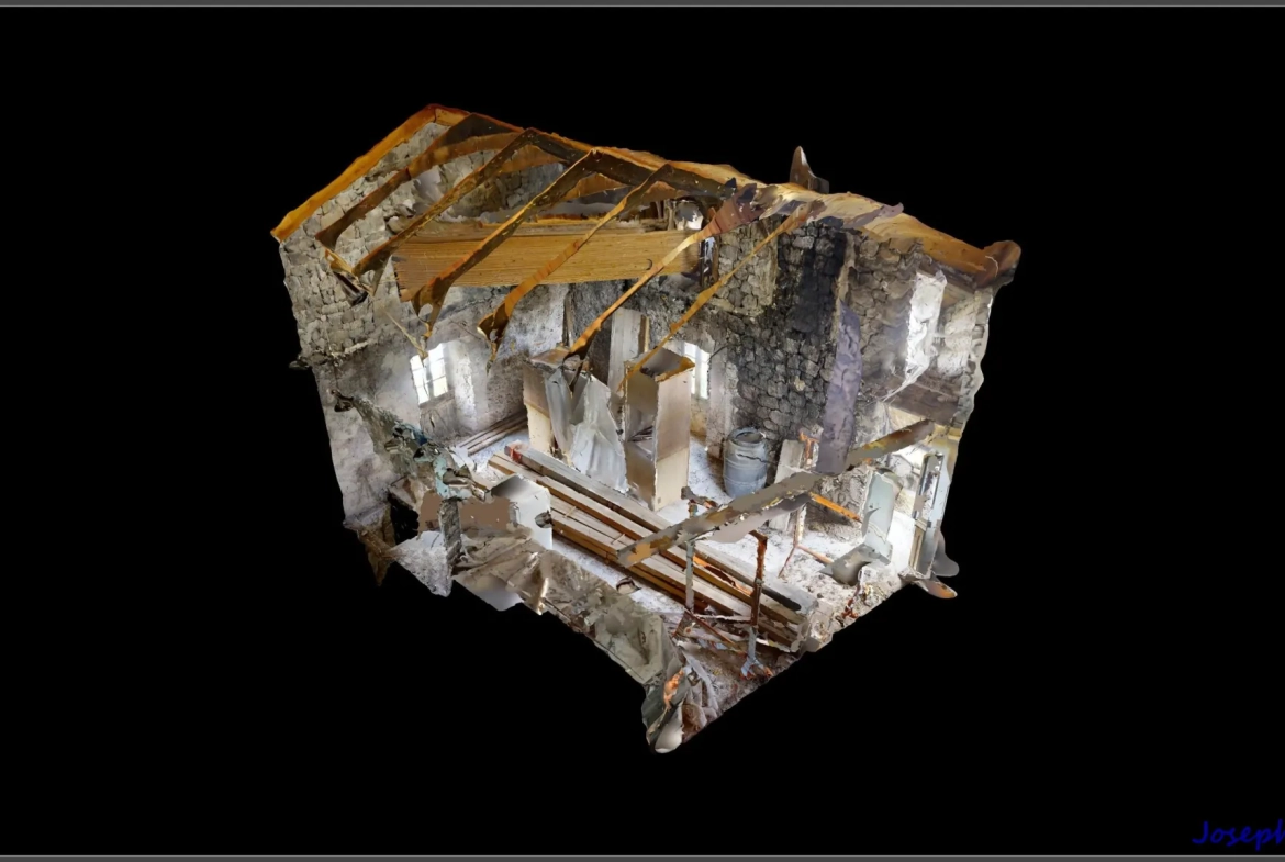 Ancien corps de ferme à rénover en Ardèche verte avec terrain de 6419 m² 