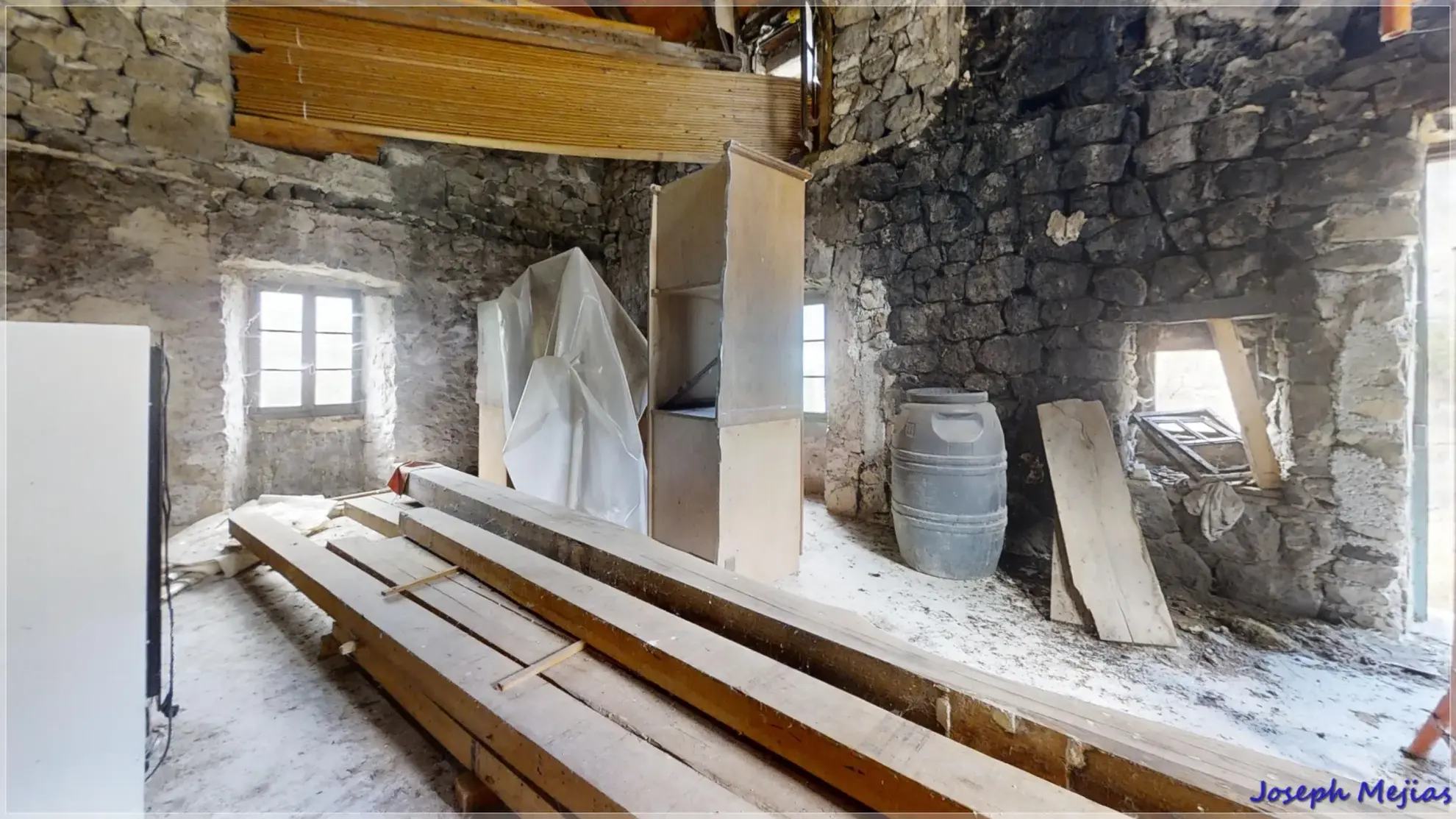 Ancien corps de ferme à rénover en Ardèche verte avec terrain de 6419 m² 