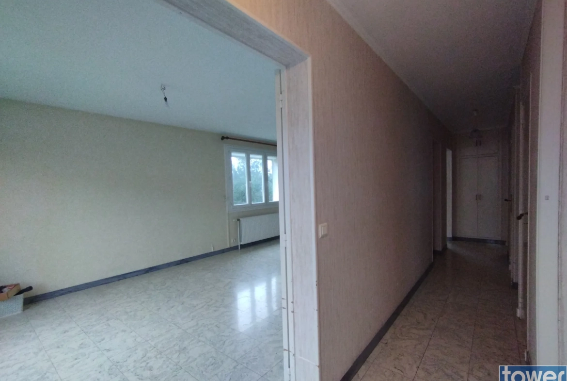 Charmante maison à Noyon (60400) avec grand terrain et potentiel d’évolutions 