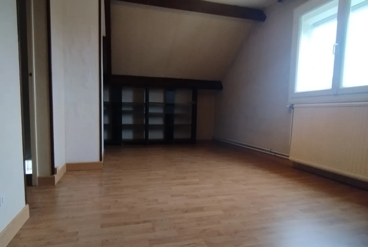 Charmante maison à Noyon (60400) avec grand terrain et potentiel d’évolutions 